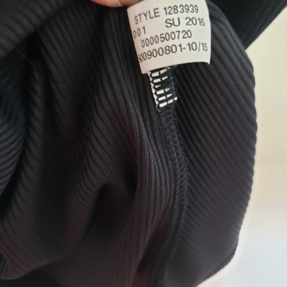 Under Armour Heatgear Black Ribbed Workout Tank - Picture 7 of 11